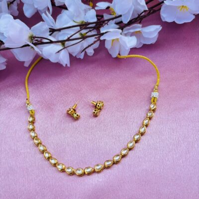 Minimalist Kundan And Choker Necklace