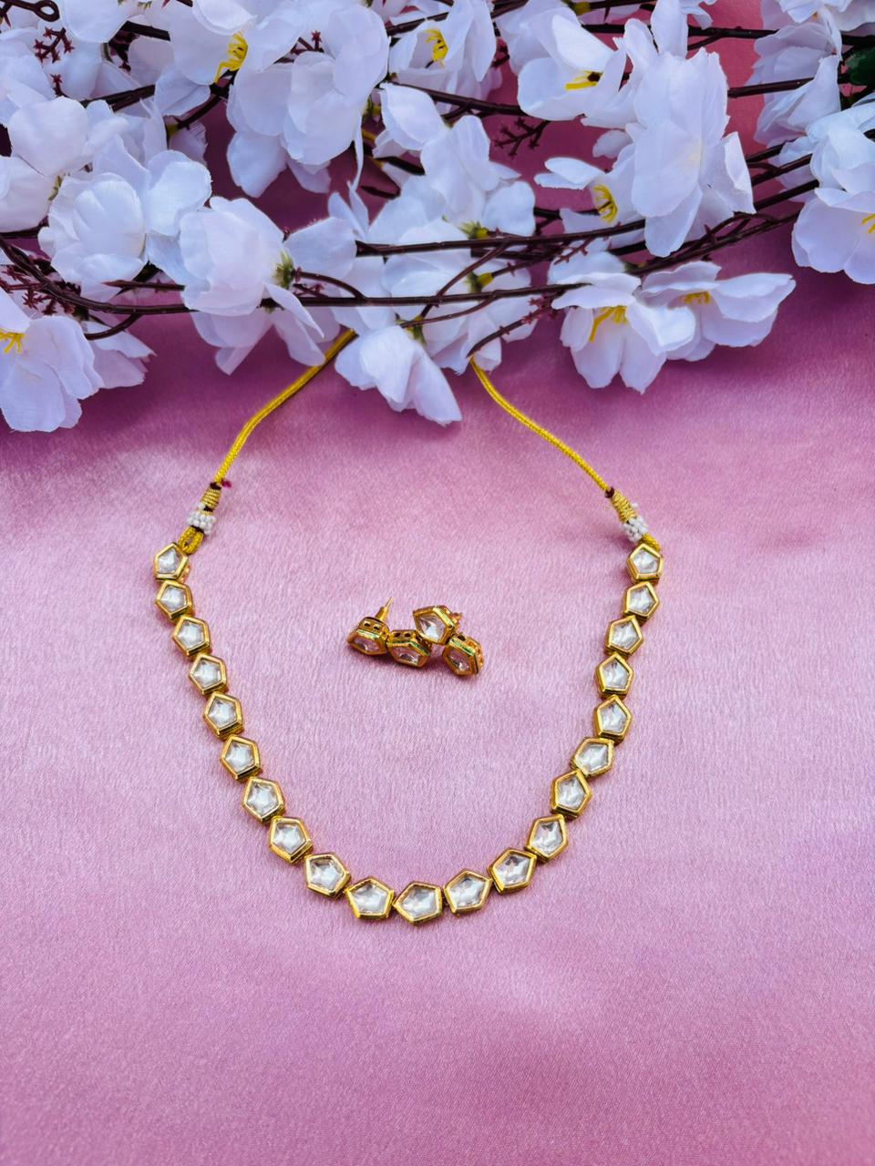 Minimalist Kundan And Choker Necklace
