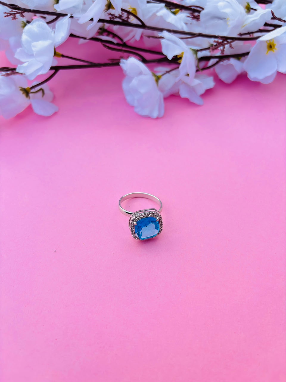 Exquisite Blue Gemstone Halo Cocktail Ring - Image 4