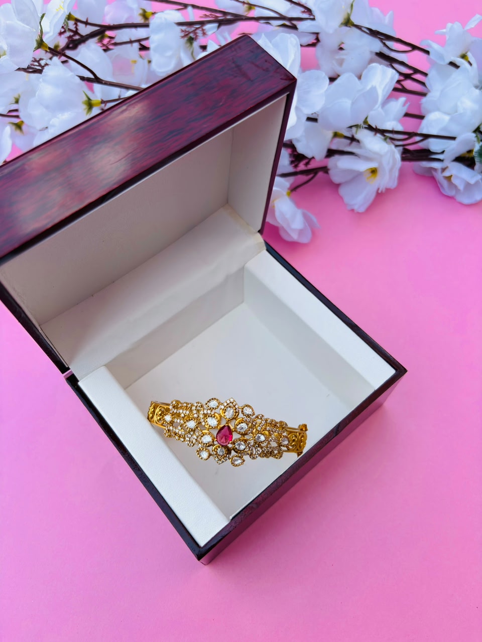Elegant Kundan And Stone-Embellished Hinged Openable Bracelet (Pack Of 1)