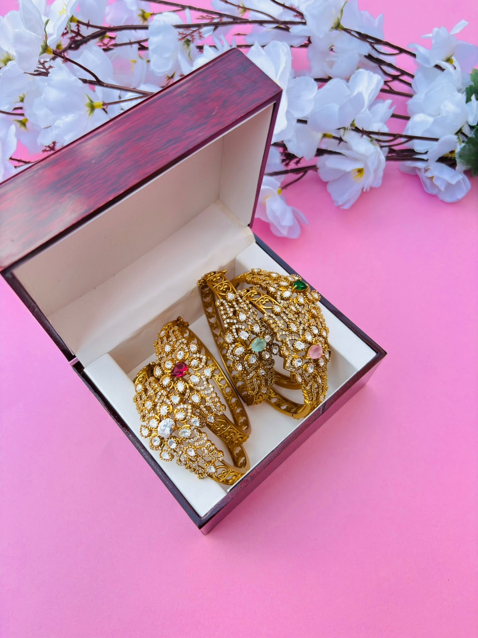 Elegant Kundan And Stone-Embellished Hinged Openable Bracelet (Pack Of 1) - Image 8