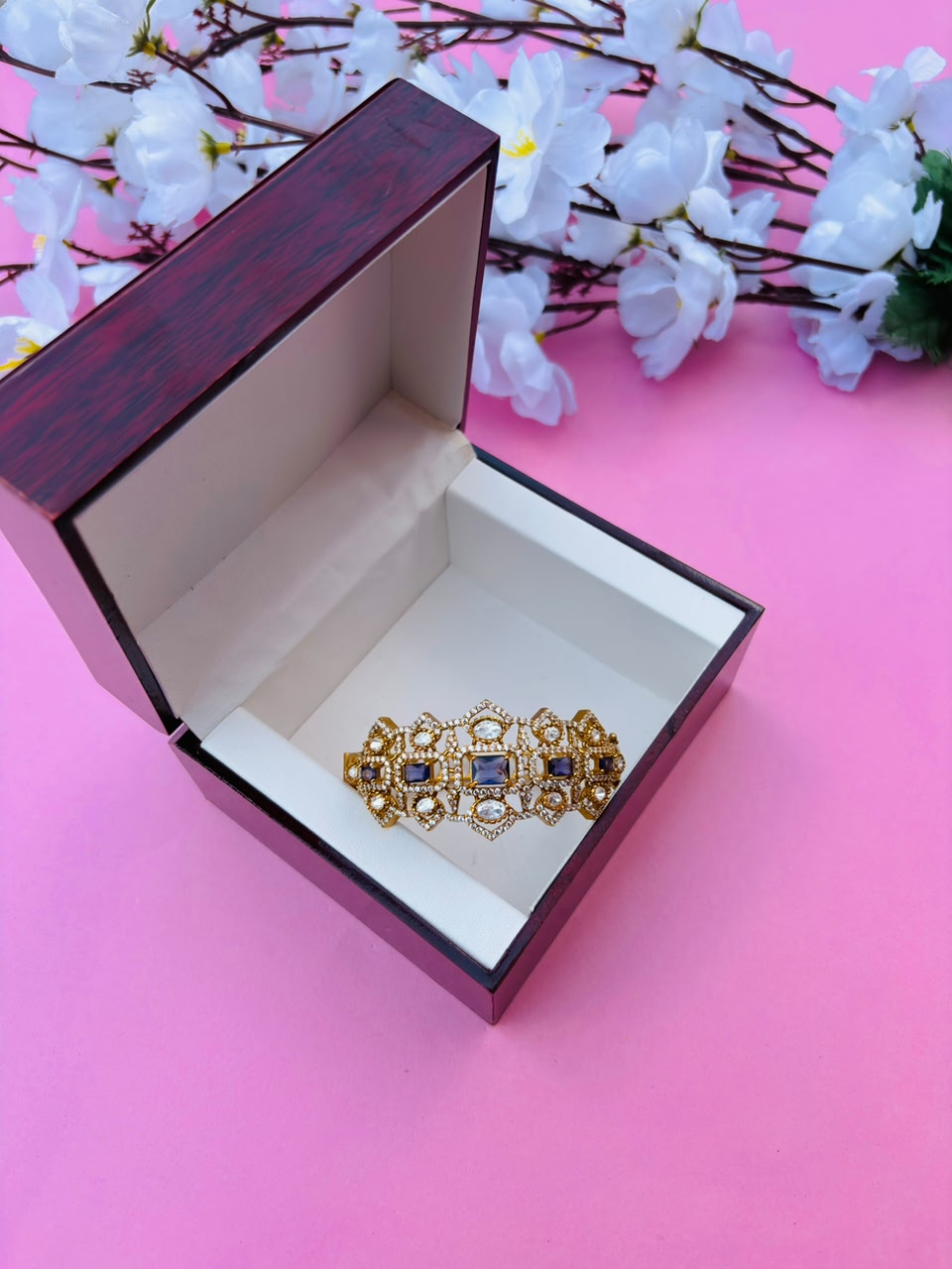CZ Embellished Victorian Hinged Openable Bracelet (Pack Of 1)