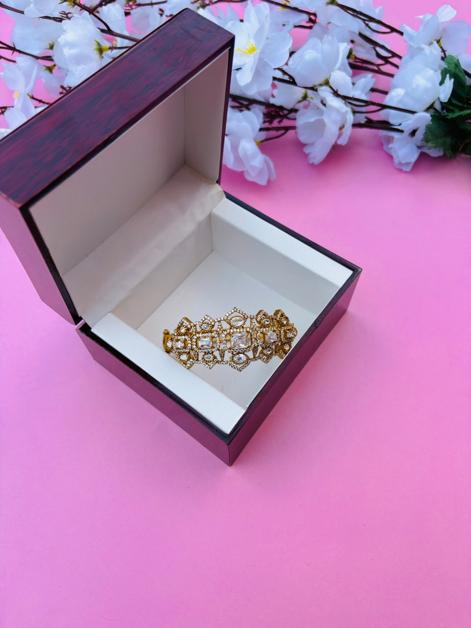 CZ Embellished Victorian Hinged Openable Bracelet (Pack Of 1)