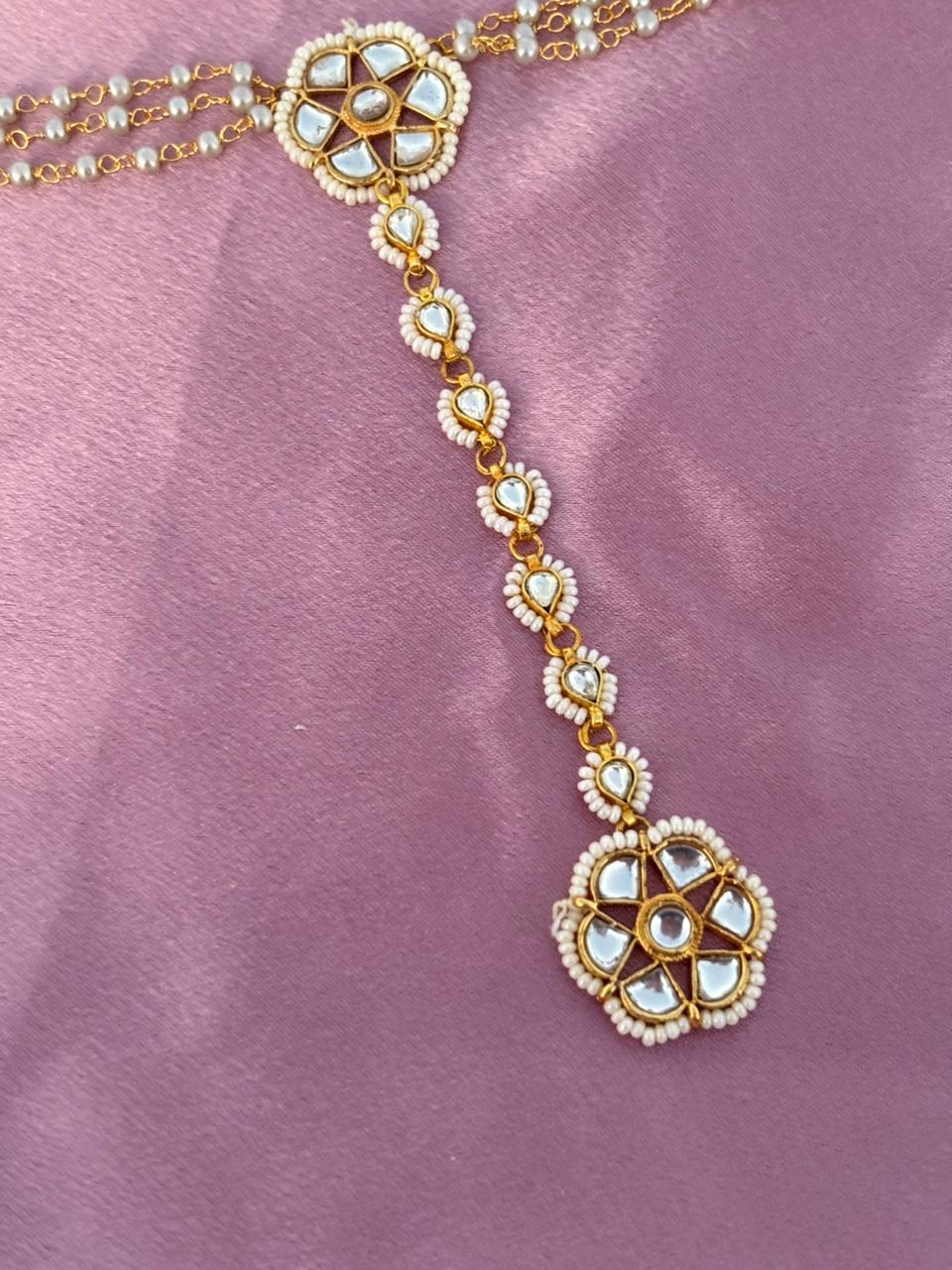 Floral Kundan & Pearl Haathphool (Pack Of 2) - Image 2