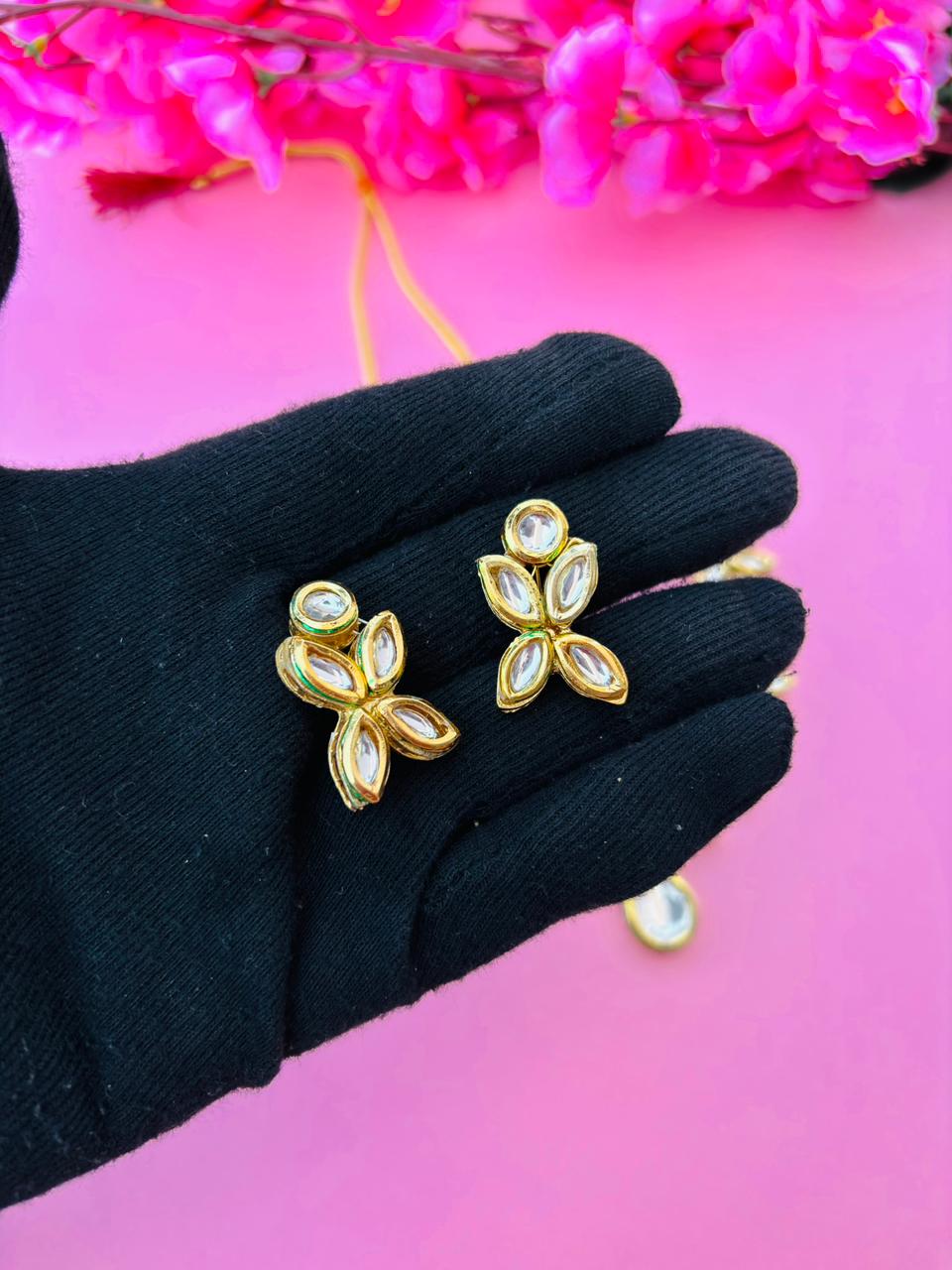 Kundan Statement Necklace with Earrings - Image 4
