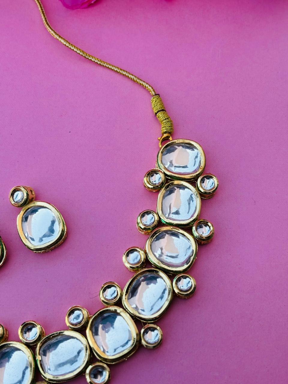 Kundan Statement Necklace with Drop Earrings - Image 3