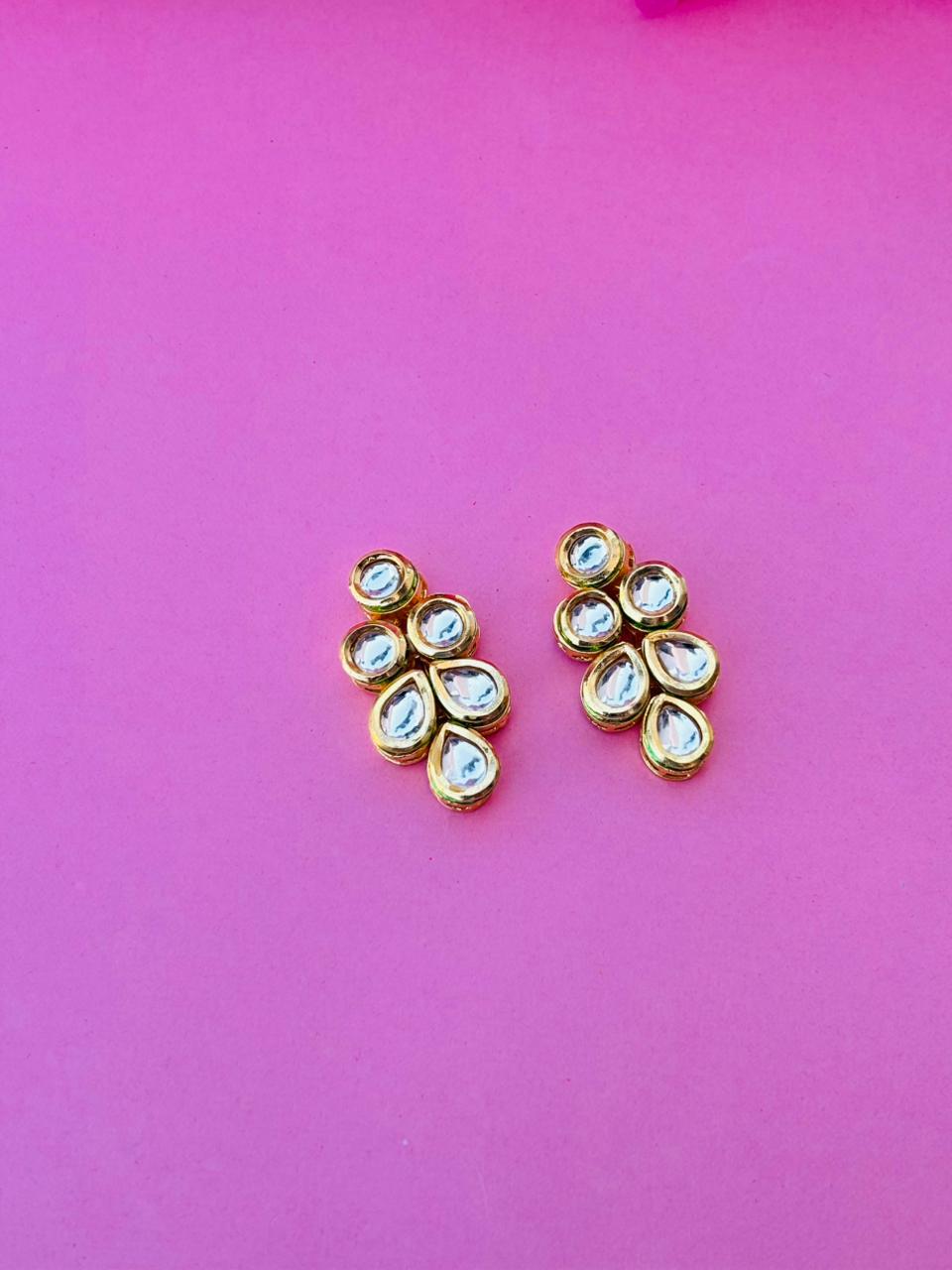 Elegant Ethnic Kundan Ear Studs for Daily Wear - Image 2