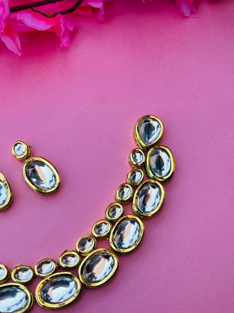 Kundan Statement Necklace with Earrings - Image 3