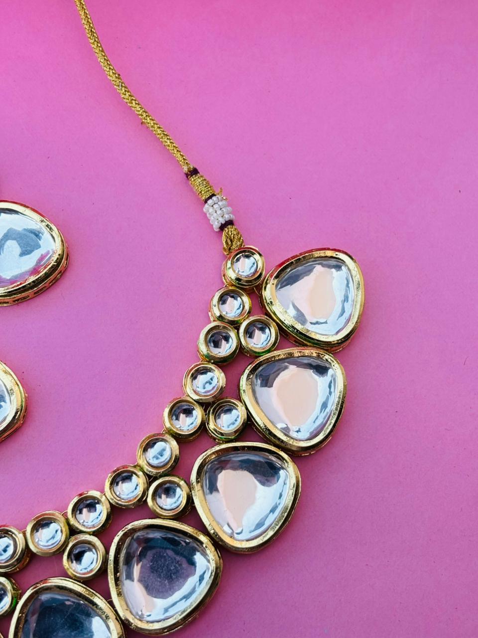 Kundan Statement Necklace with Earrings With Mangtika - Image 2