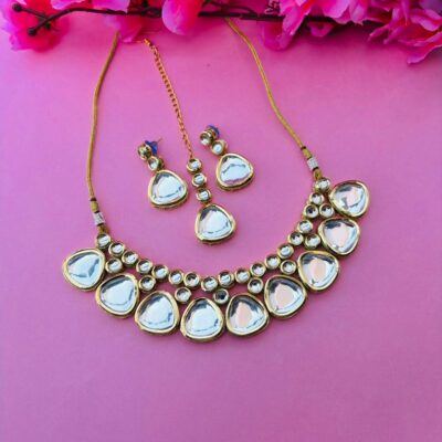 Kundan Statement Necklace with Earrings With Mangtika