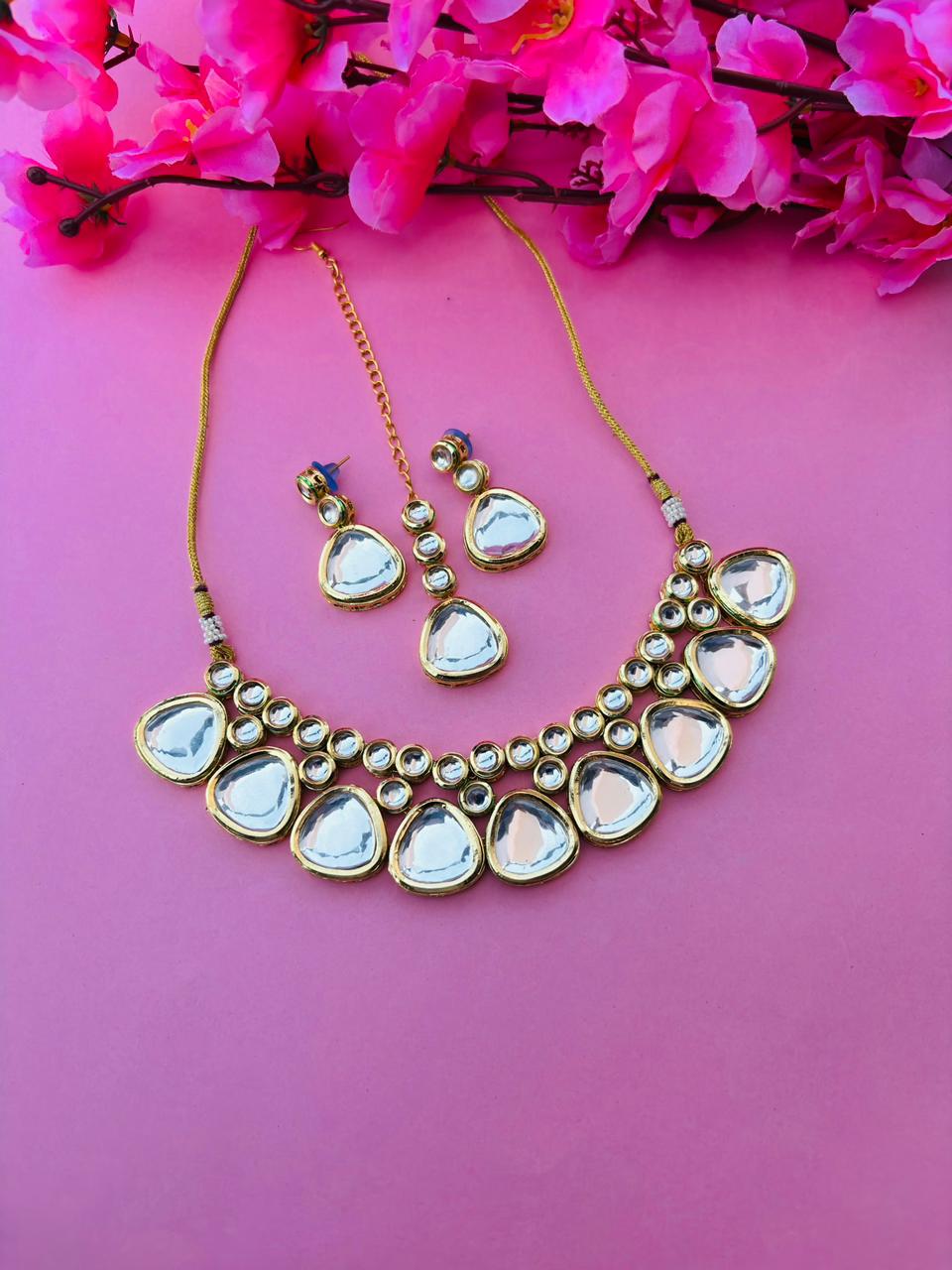 Kundan Statement Necklace with Earrings With Mangtika
