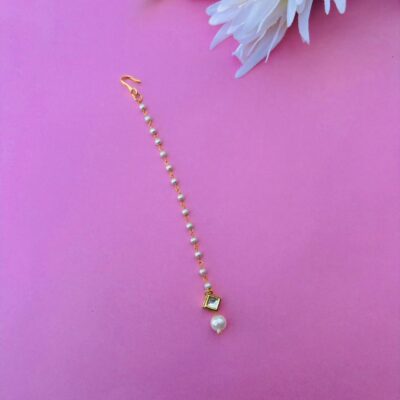 Minimalist Kundan Maang Tikka with Pearl Chain