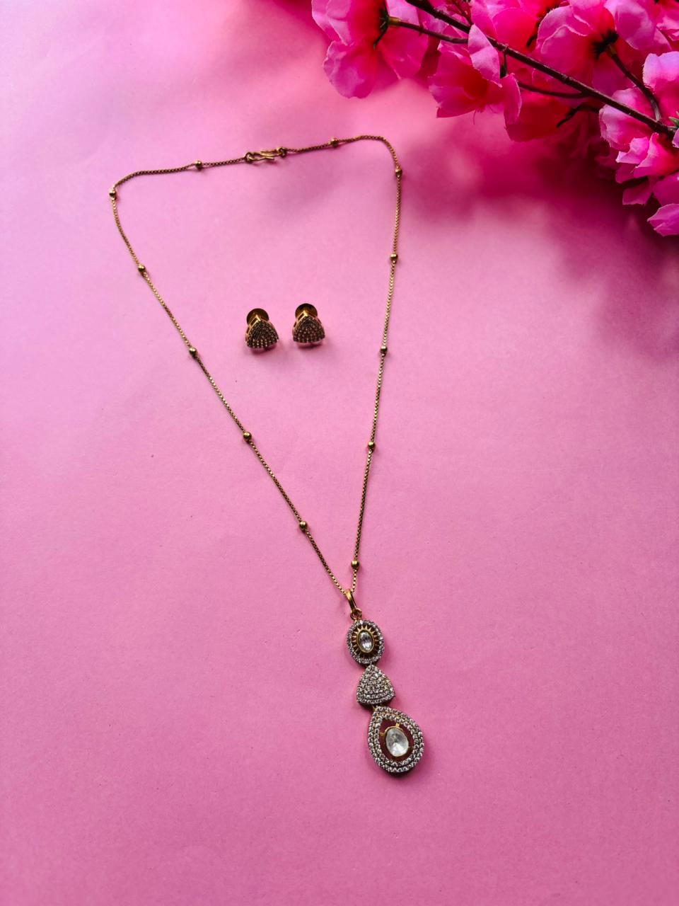Kundan Polki Pendant Necklace Set - Image 2