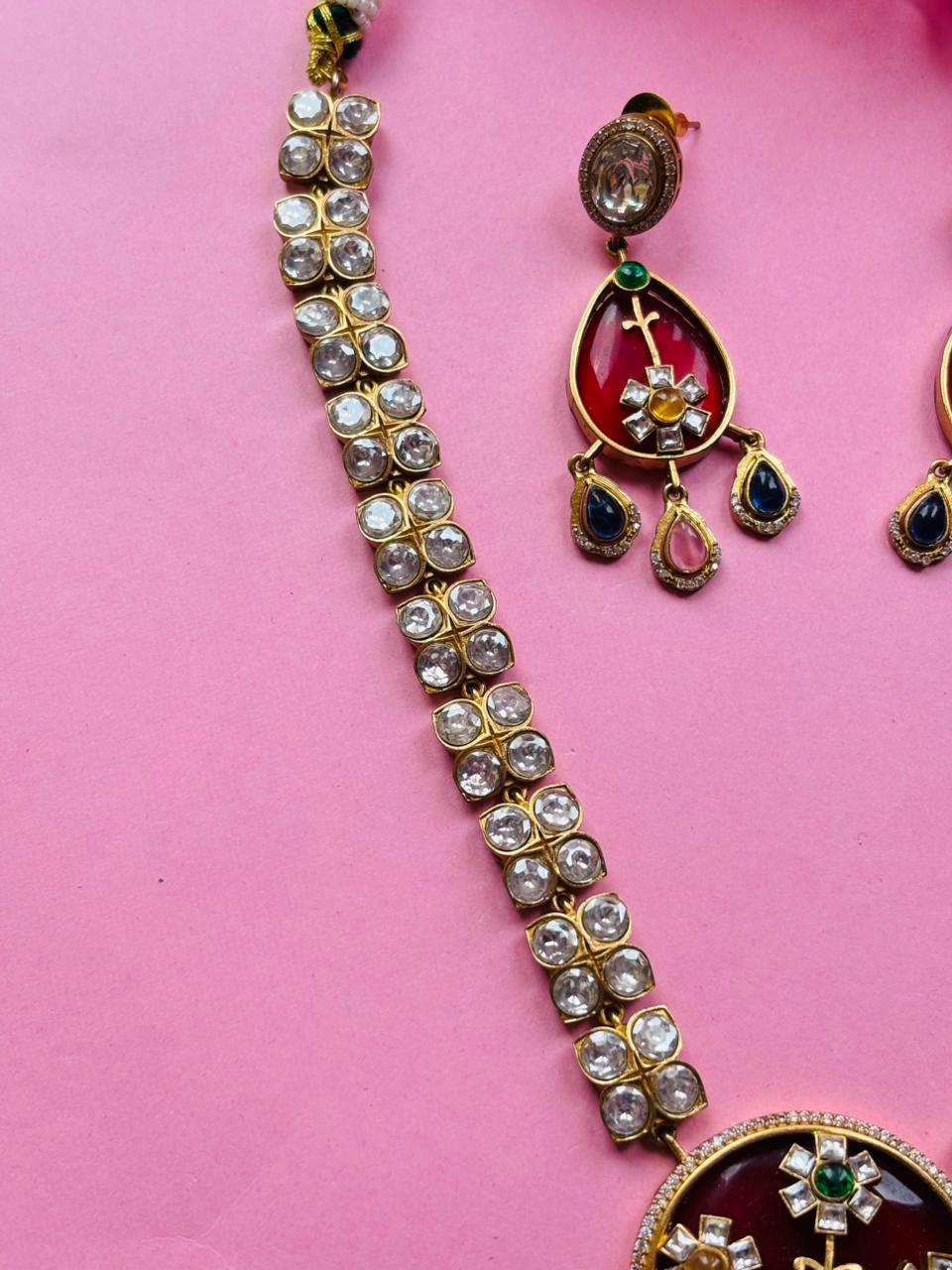 Kundan Maroon Floral Pendant Necklace Set - Image 4