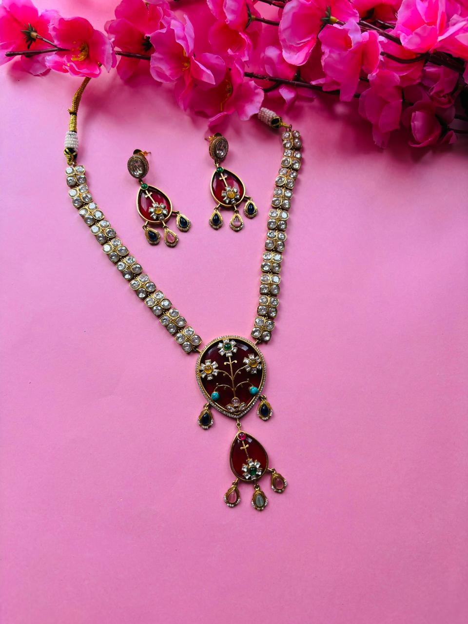 Kundan Maroon Floral Pendant Necklace Set - Image 2