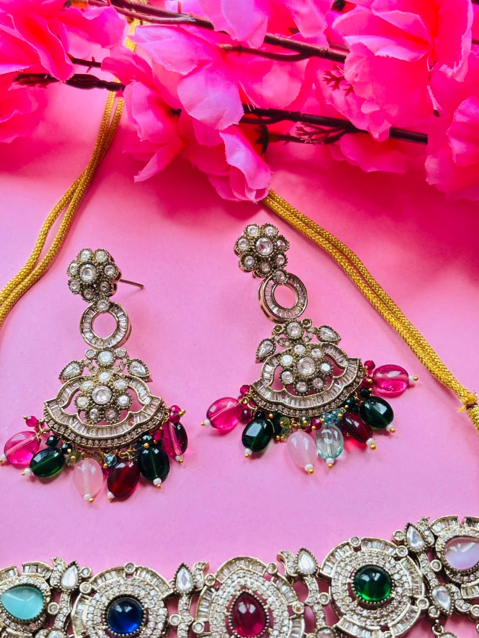 Royal Victorian Choker Set With Earrings - Image 3