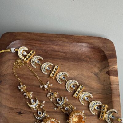 White Moon With Zumki Choker Set