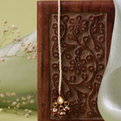 Kundan Red Beads Maang Tikka