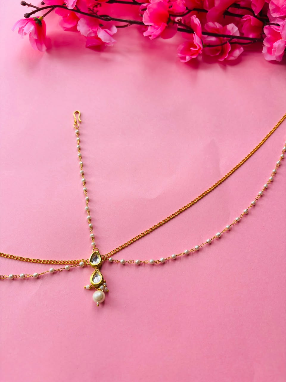Delicate Kundan & Pearl Mathapatti - Image 3