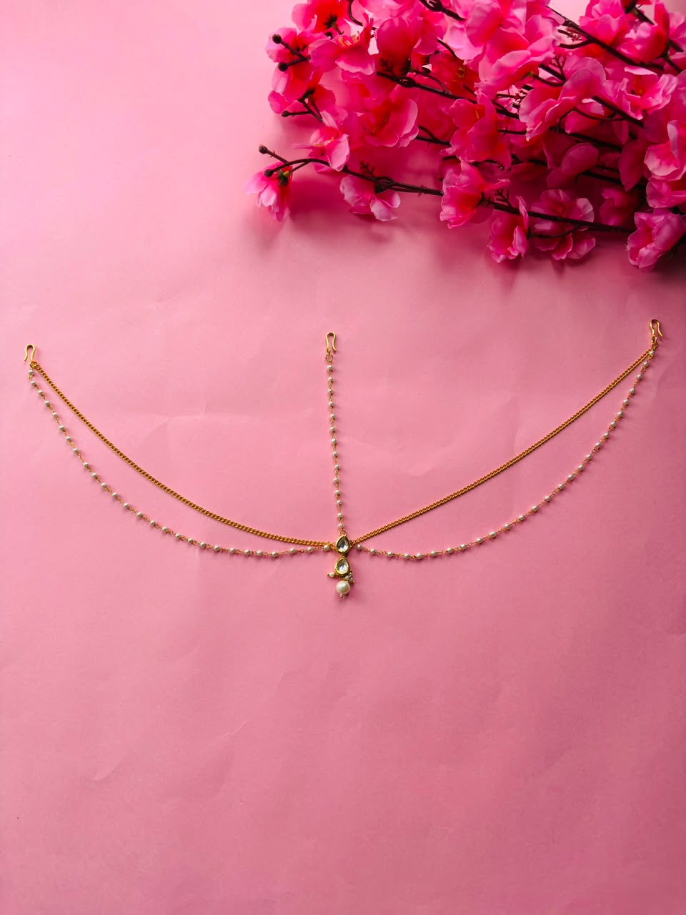 Delicate Kundan & Pearl Mathapatti