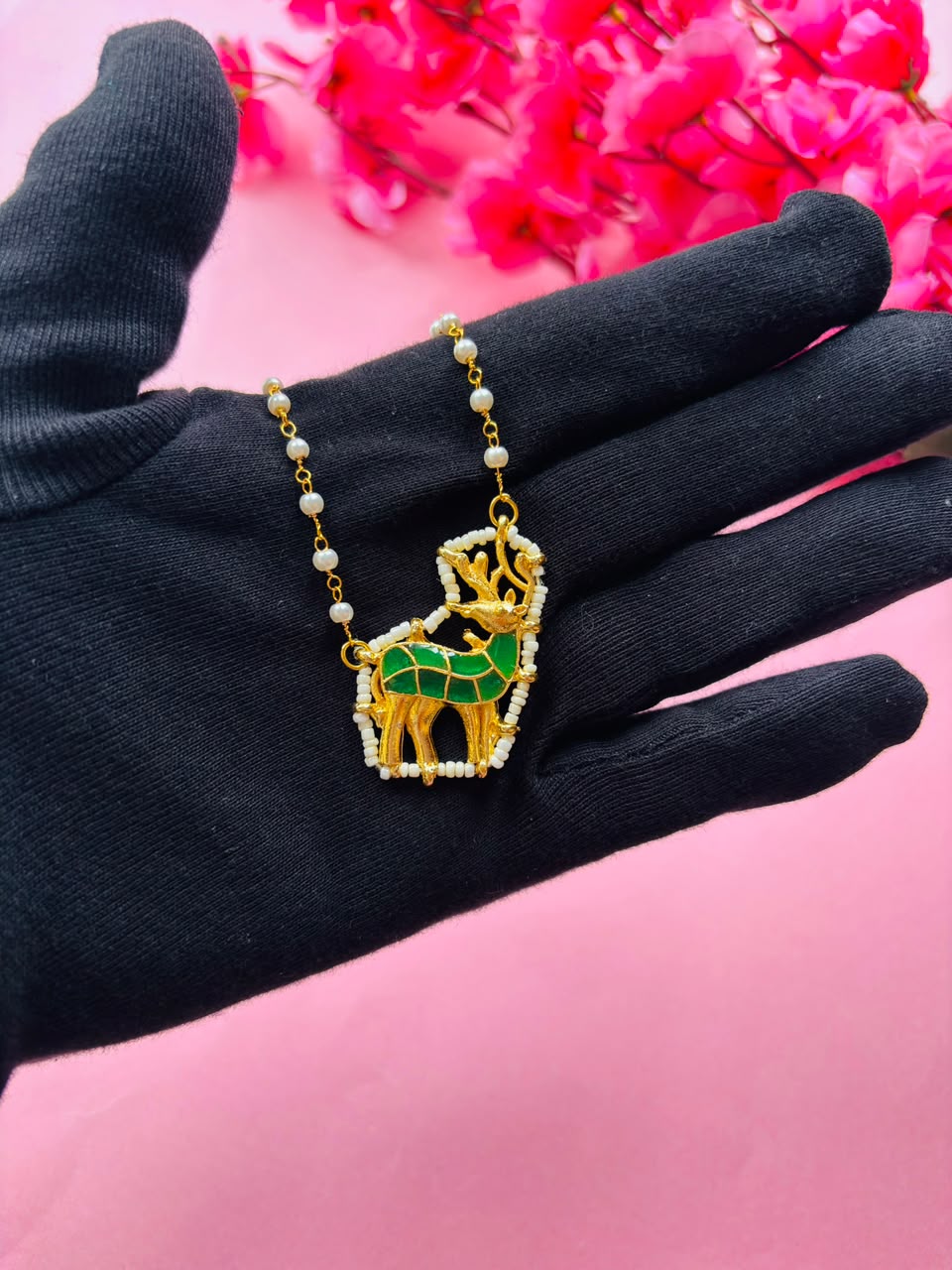 Artistic Animal Theme Gold-Plated Necklace for Trendy Look - Image 4