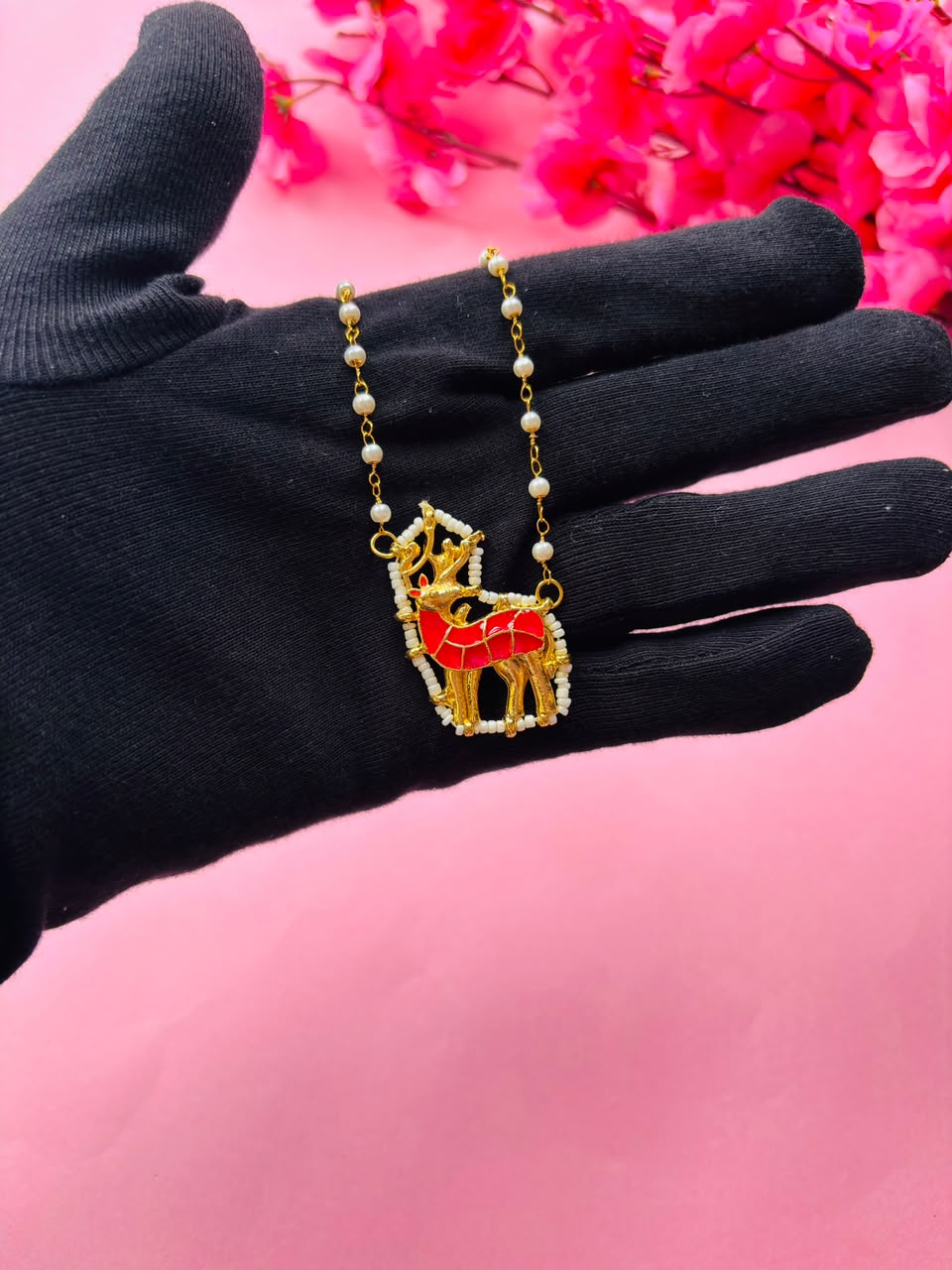 Artistic Animal Theme Gold-Plated Necklace for Trendy Look - Image 4