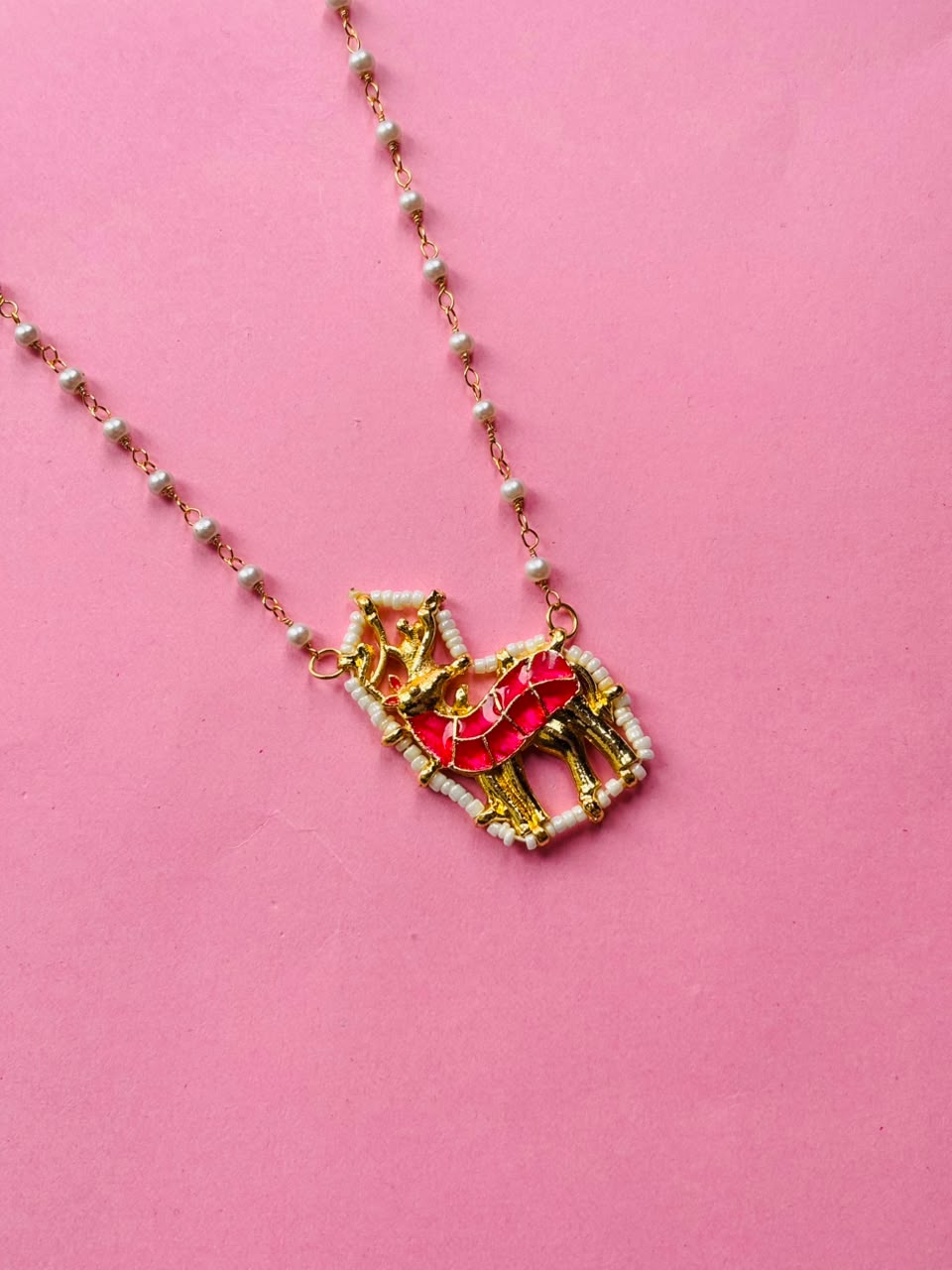Artistic Animal Theme Gold-Plated Necklace for Trendy Look - Image 3
