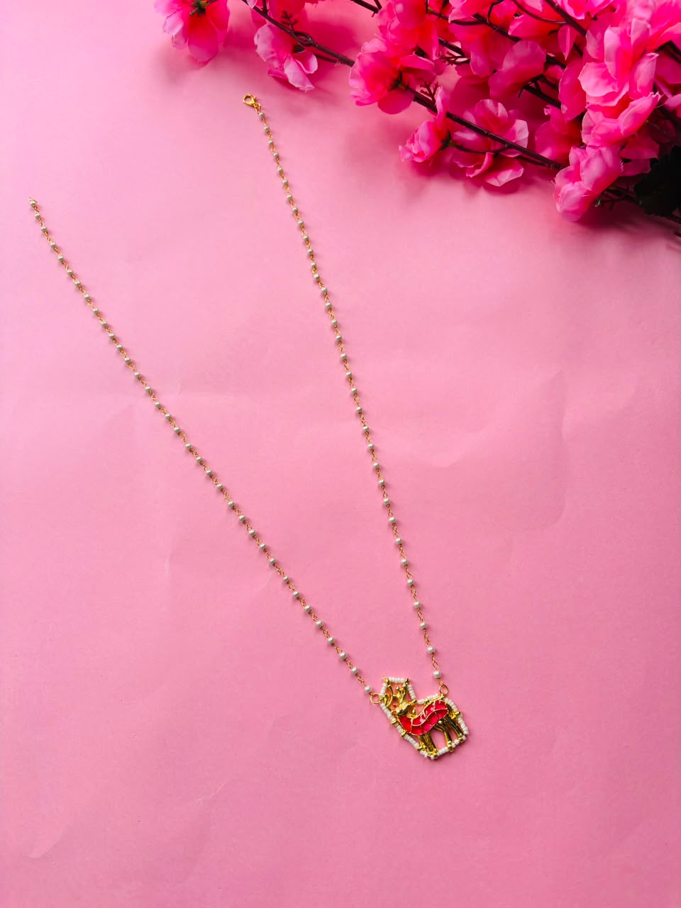 Artistic Animal Theme Gold-Plated Necklace for Trendy Look - Image 2