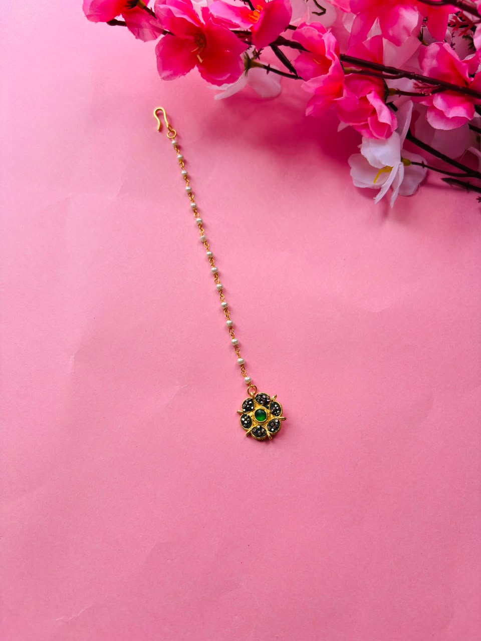 Handcrafted Kundan Maang Tikka