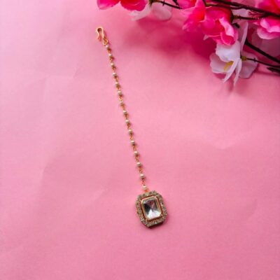 Handcrafted Kundan Maang Tikka