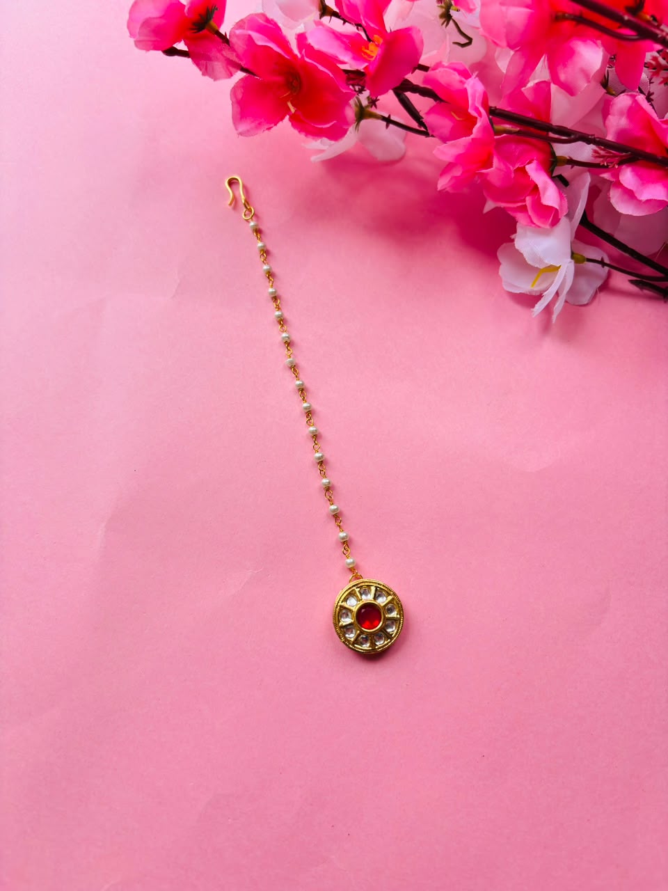 Handcrafted Kundan Maang Tikka