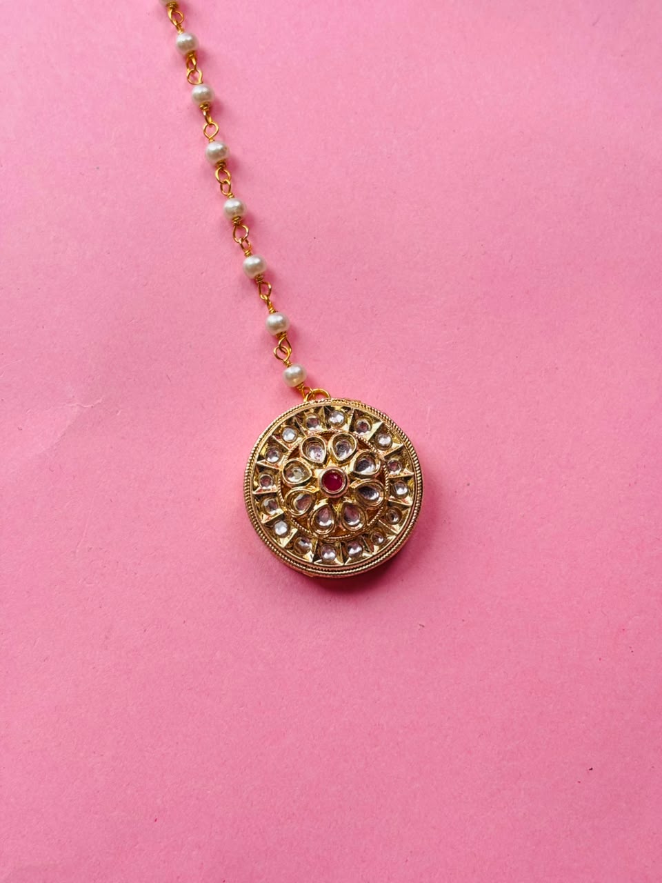 Handcrafted Kundan Maang Tikka - Image 2