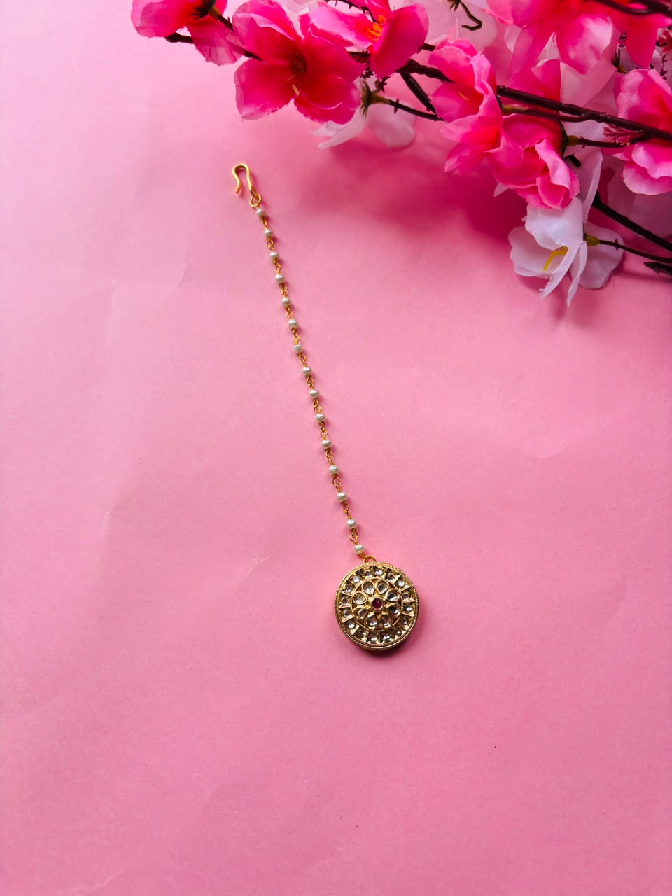 Handcrafted Kundan Maang Tikka