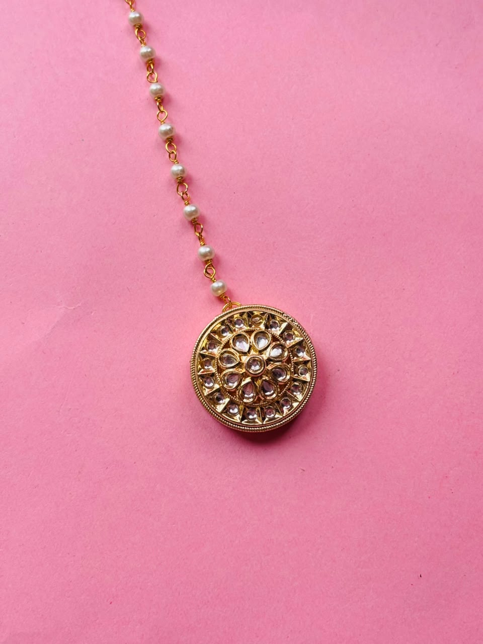 Handcrafted Kundan Maang Tikka - Image 2