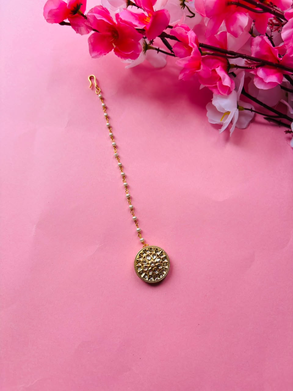 Handcrafted Kundan Maang Tikka
