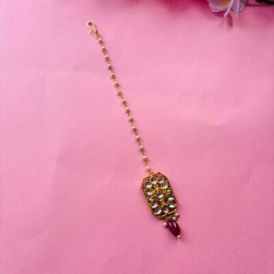 Dainty Pearl & Kundan Maang Tikka