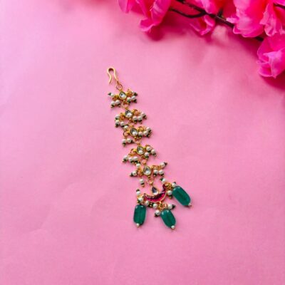 Dainty Pearl & Kundan Maang Tikka