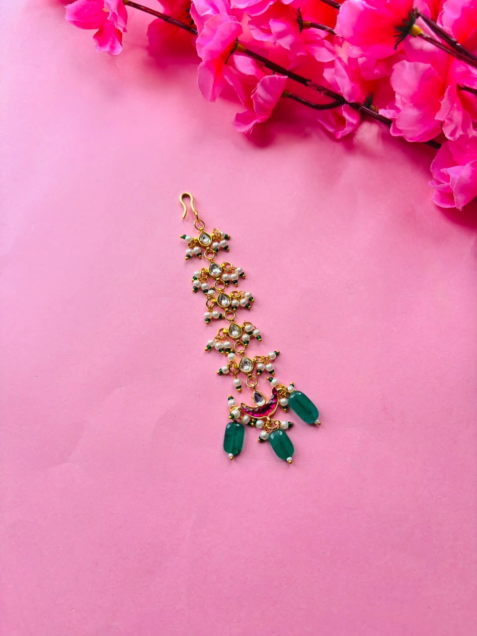 Dainty Pearl & Kundan Maang Tikka