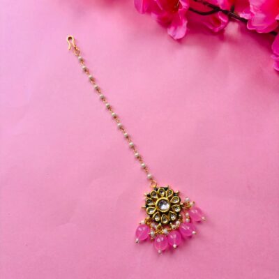 Dainty Pearl & Kundan Maang Tikka