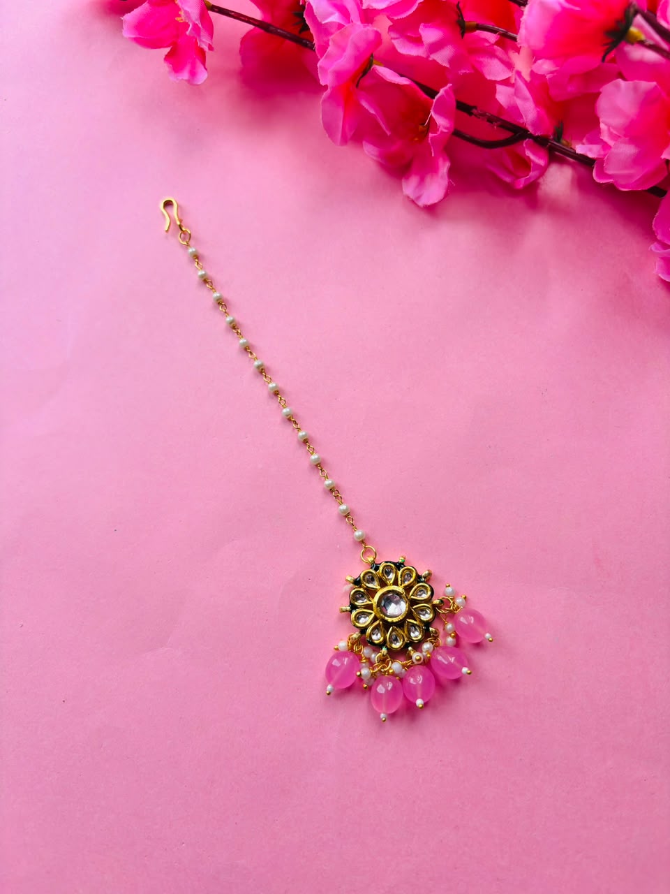 Dainty Pearl & Kundan Maang Tikka