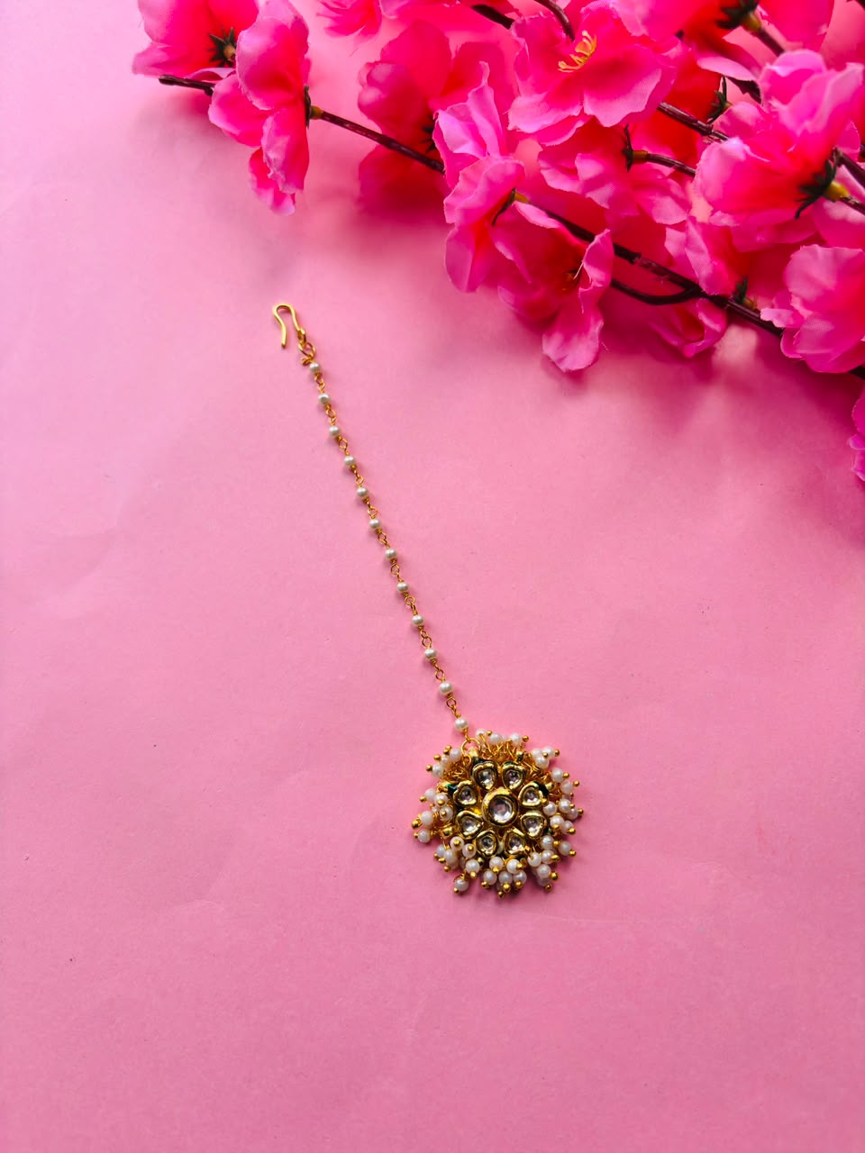 Dainty Pearl & Kundan Maang Tikka