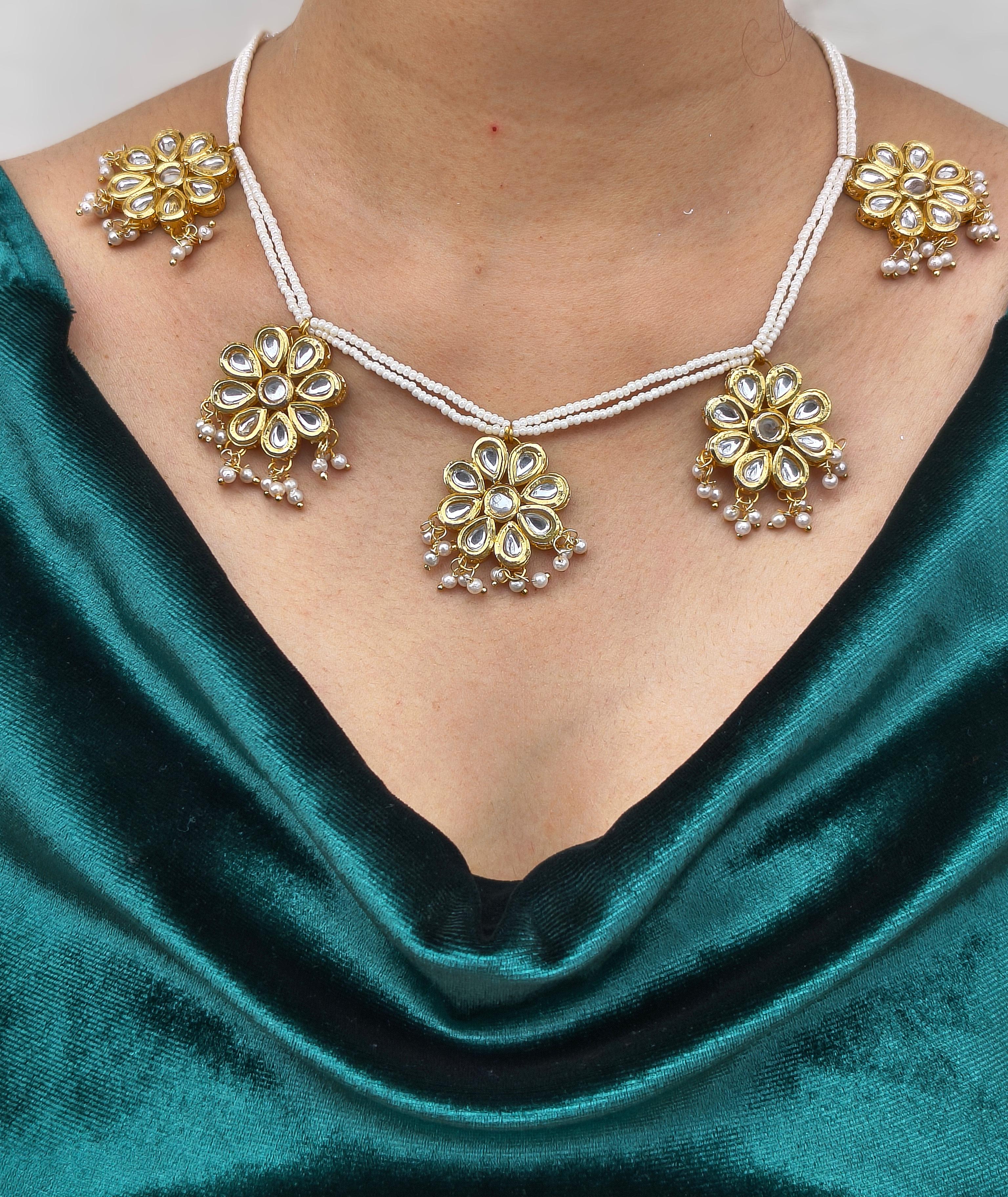 Pearl chain necklace with kundan flower charms - Image 3