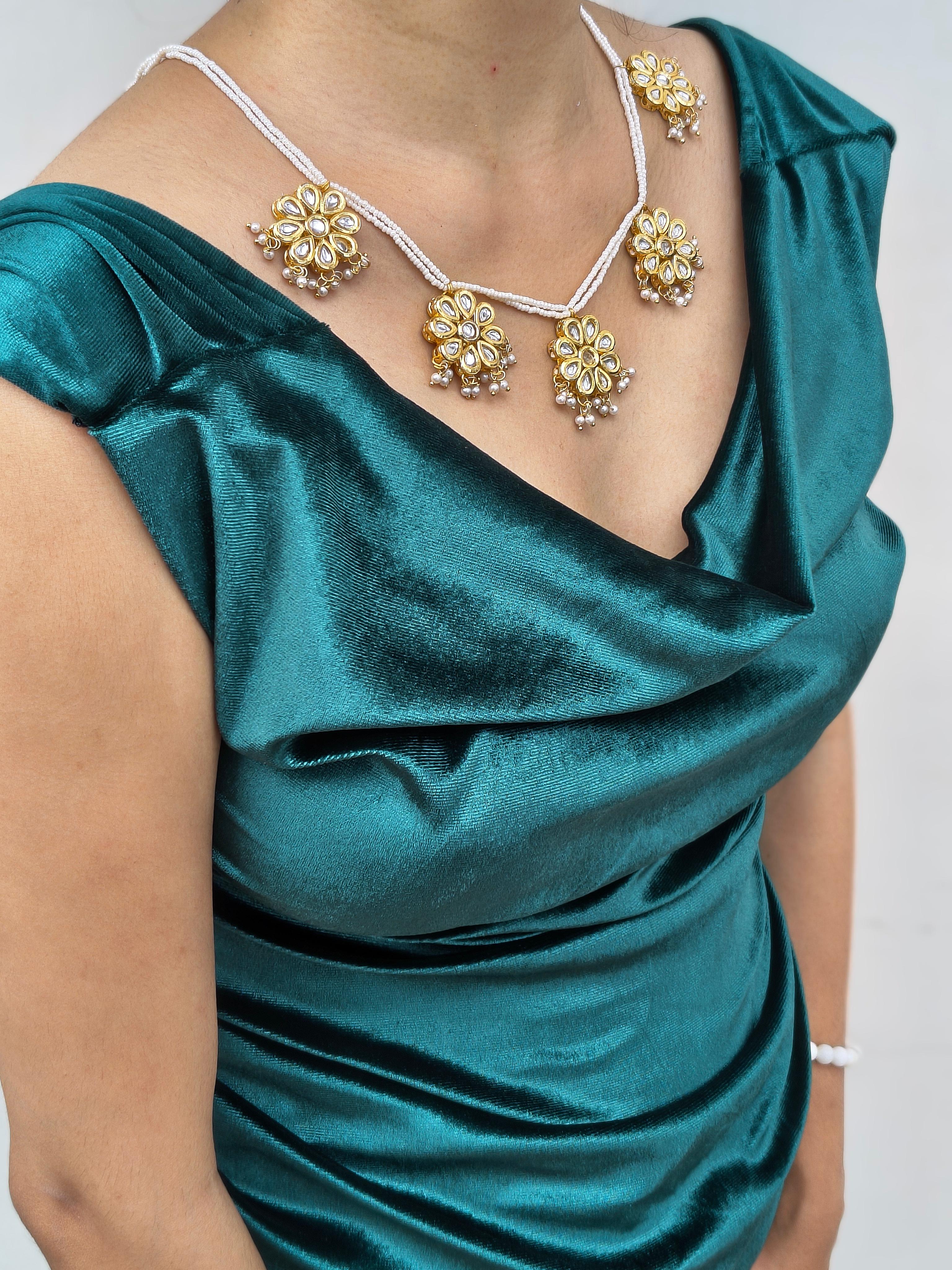 Pearl chain necklace with kundan flower charms - Image 4