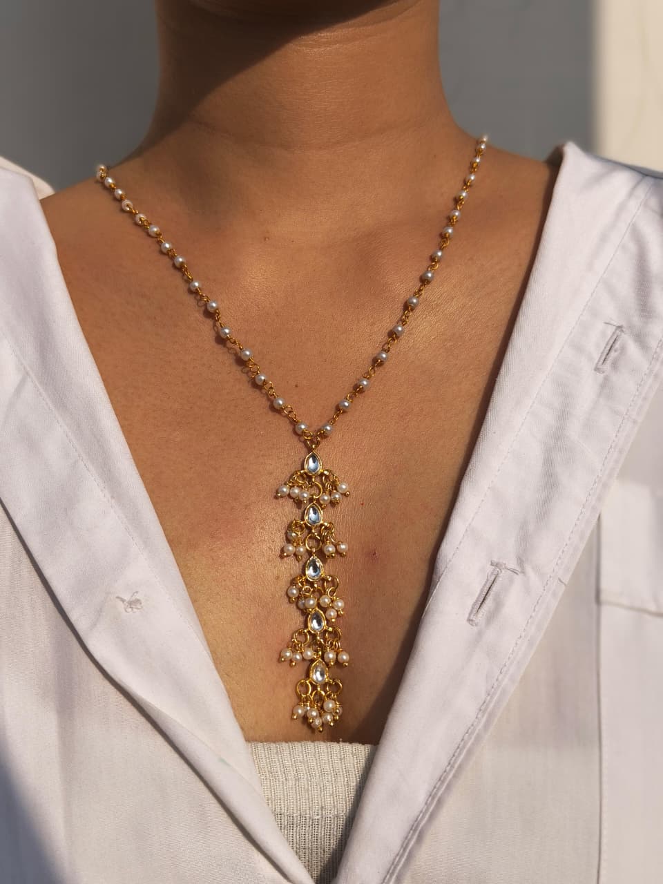 Kundan Pearl Pendant Necklace With Pearl Bead Chain - Image 2