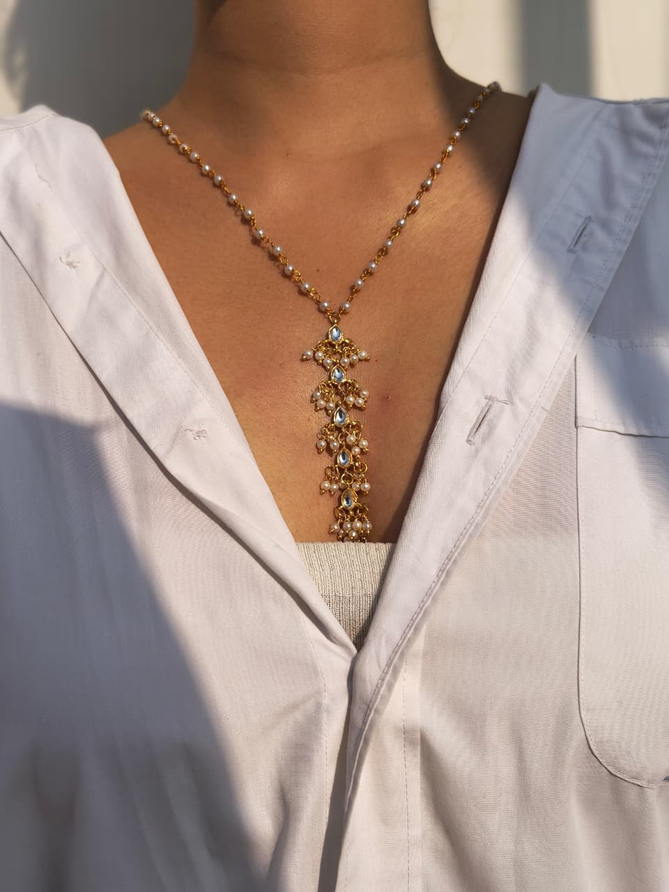 Kundan Pearl Pendant Necklace With Pearl Bead Chain - Image 3
