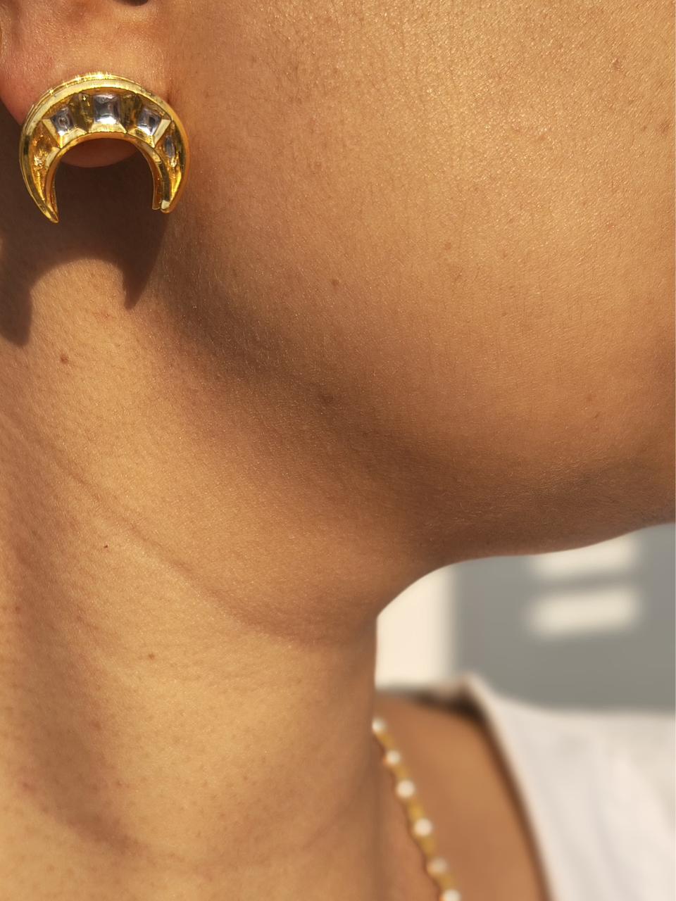 Kundan Crescent Moon Pendant Necklace With Pearl Chain, Matching Earring - Image 3