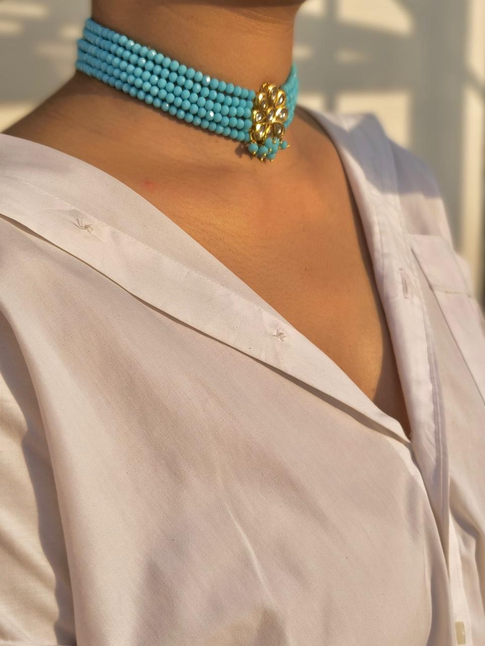 Turquoise beaded choker with kundan flower pendant - Image 2