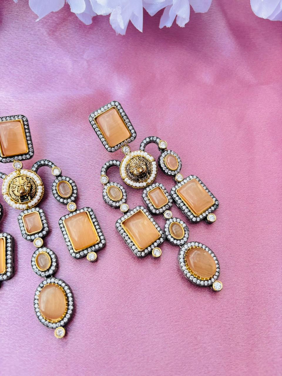 Victorian Lion Head Chandbali Earrings – Peach Cat's Eye Stone - Image 4