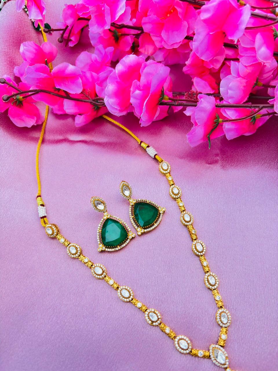 Emerald Green Kundan Pendant Necklace Set - Image 3