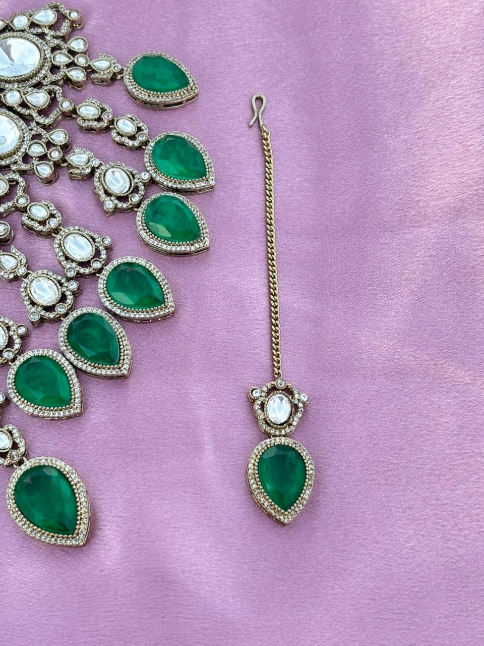 Emerald Kundan Bridal Necklace Set - Image 9
